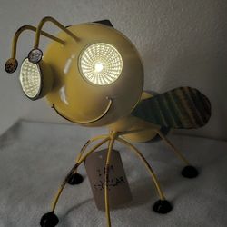 Metal Bee Solar 🐝