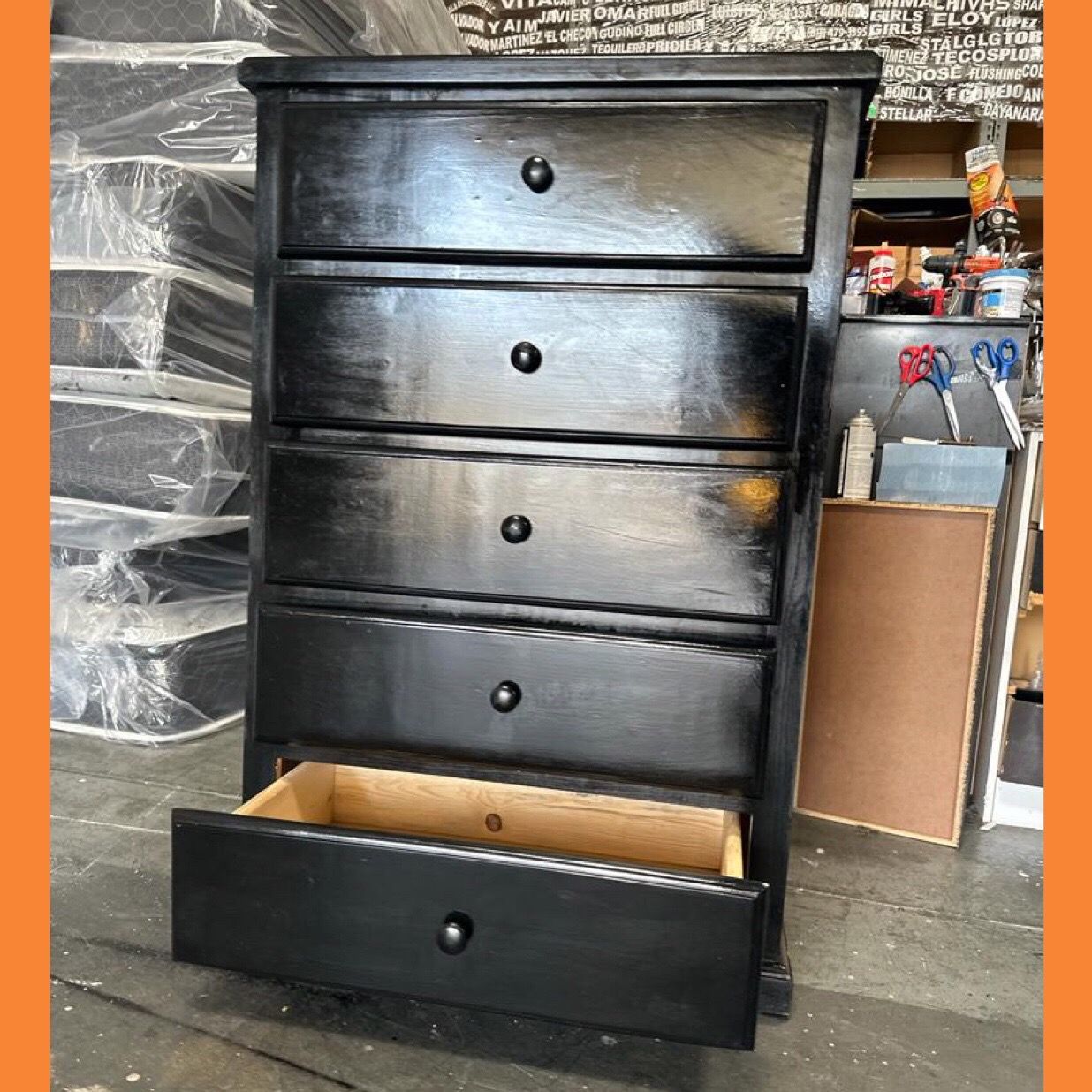 Dresser / Five drawers dresser
