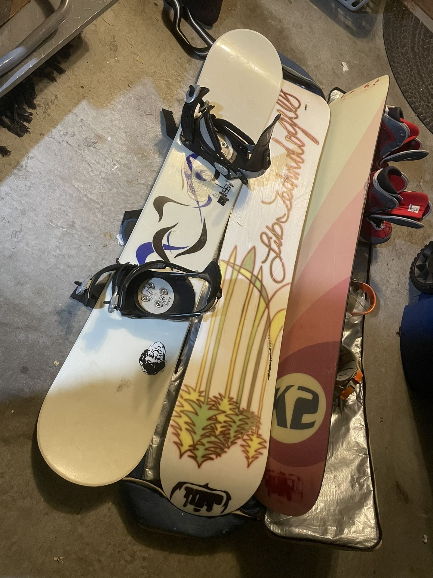 157 Devon Walsh Forum Snowboard, K2, Lib Tech, Snowboard Boots Size 11, Lamar Bag