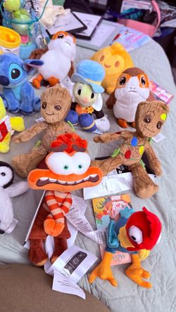 Shoulder pals and stuffies