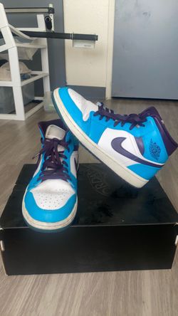 Air jordans 1s hornets,  size:men’s 9.5