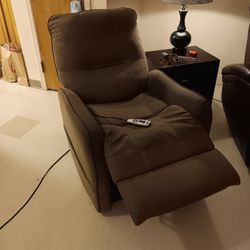ALL PWR LIFT RECLINER W/ HEAT+DUAL MASSAGES 