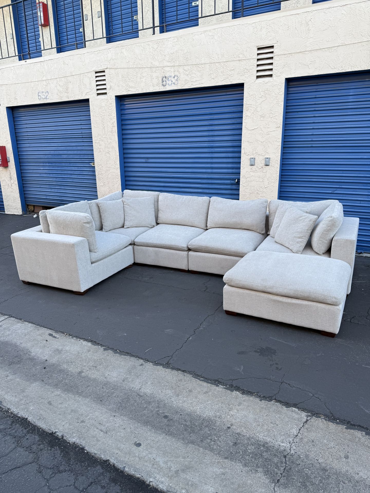 Thomasville Lowell 6-Piece Modular Sectional – Light Gray