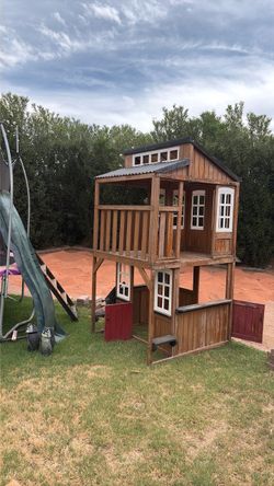 Play house with slide