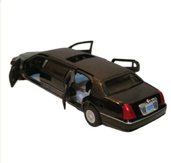 Lincoln Town Car Stretch Limousine 7" Diecast Toy Car 1:38