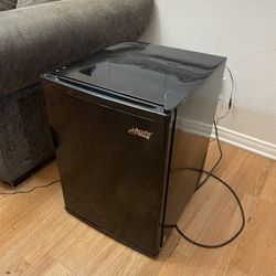 Artic King Mini Fridge