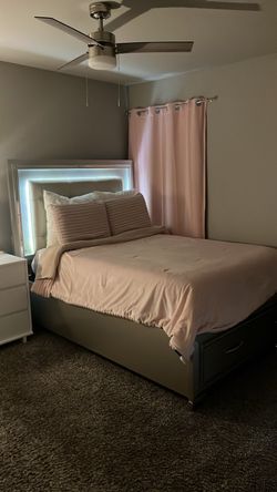Queen size bed