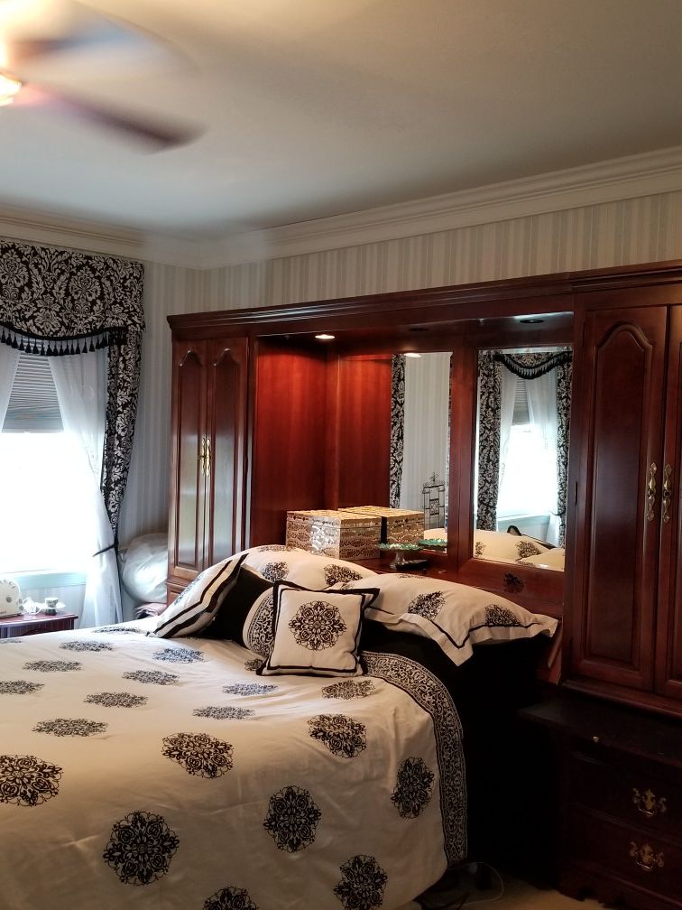 Beautiful Cherry Queen Bedroom set with built in lights