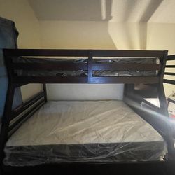 3 Story Bunk bed W Trundle 