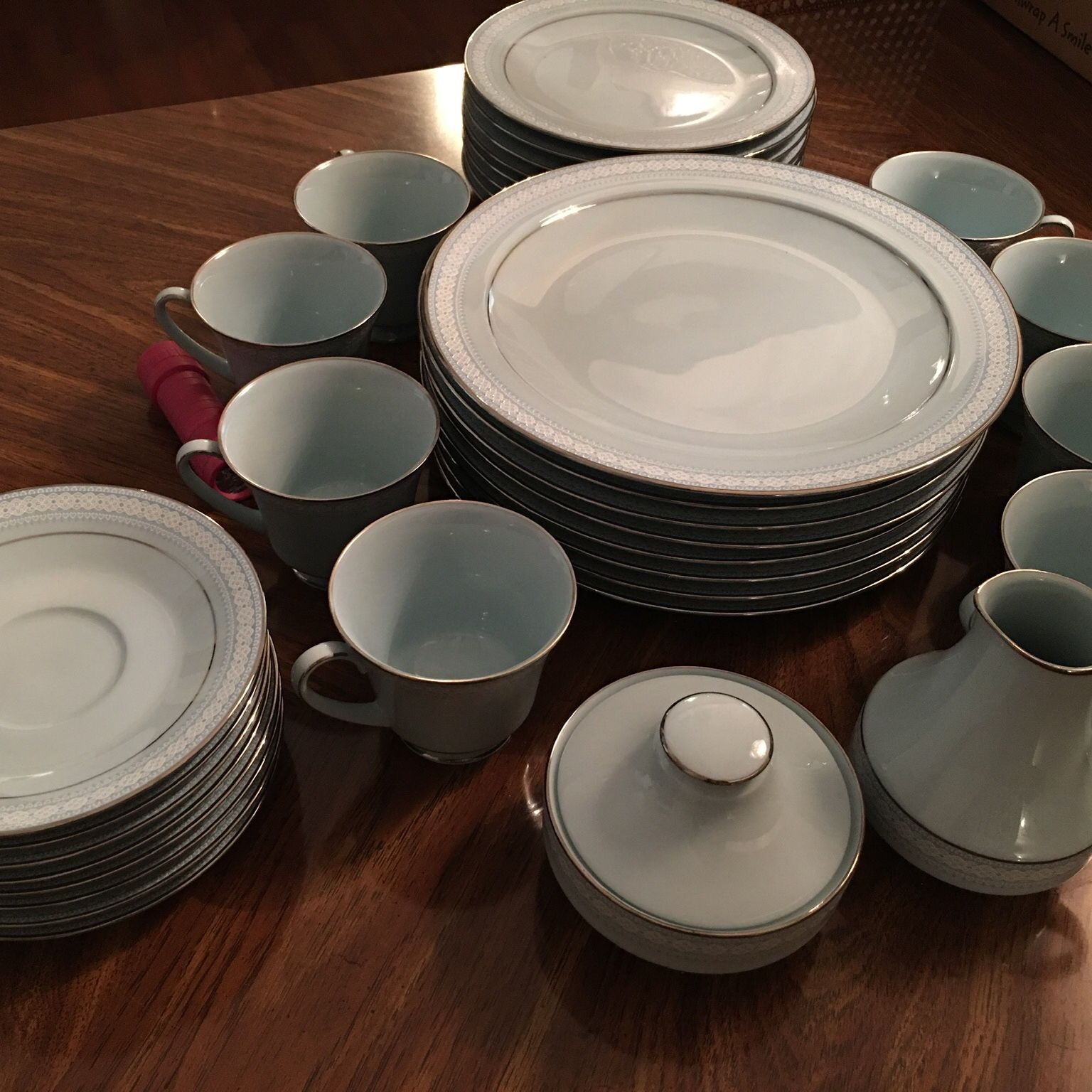 Must See!!! Beautiful 8 Piece Setting , Noritake Wedding Veil China (total 43 Piece).