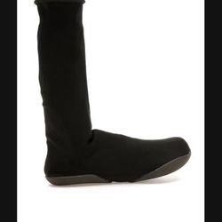 Yeezy Pods Black Size 3 (10.5-13 Men’s) DS