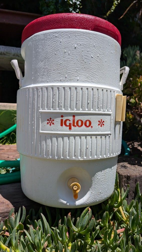 Vintage Igloo Drink Dispenser Cooler 5 Gallon Clean No Leaks
