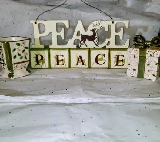 Christmas Yankee Candle Peace Set with sign, Peace Blocks & 2 Votive Candles