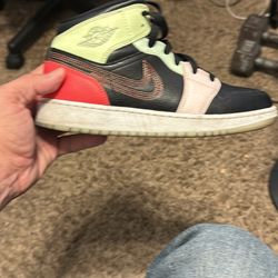 Air Jordan 1 Mid SE
