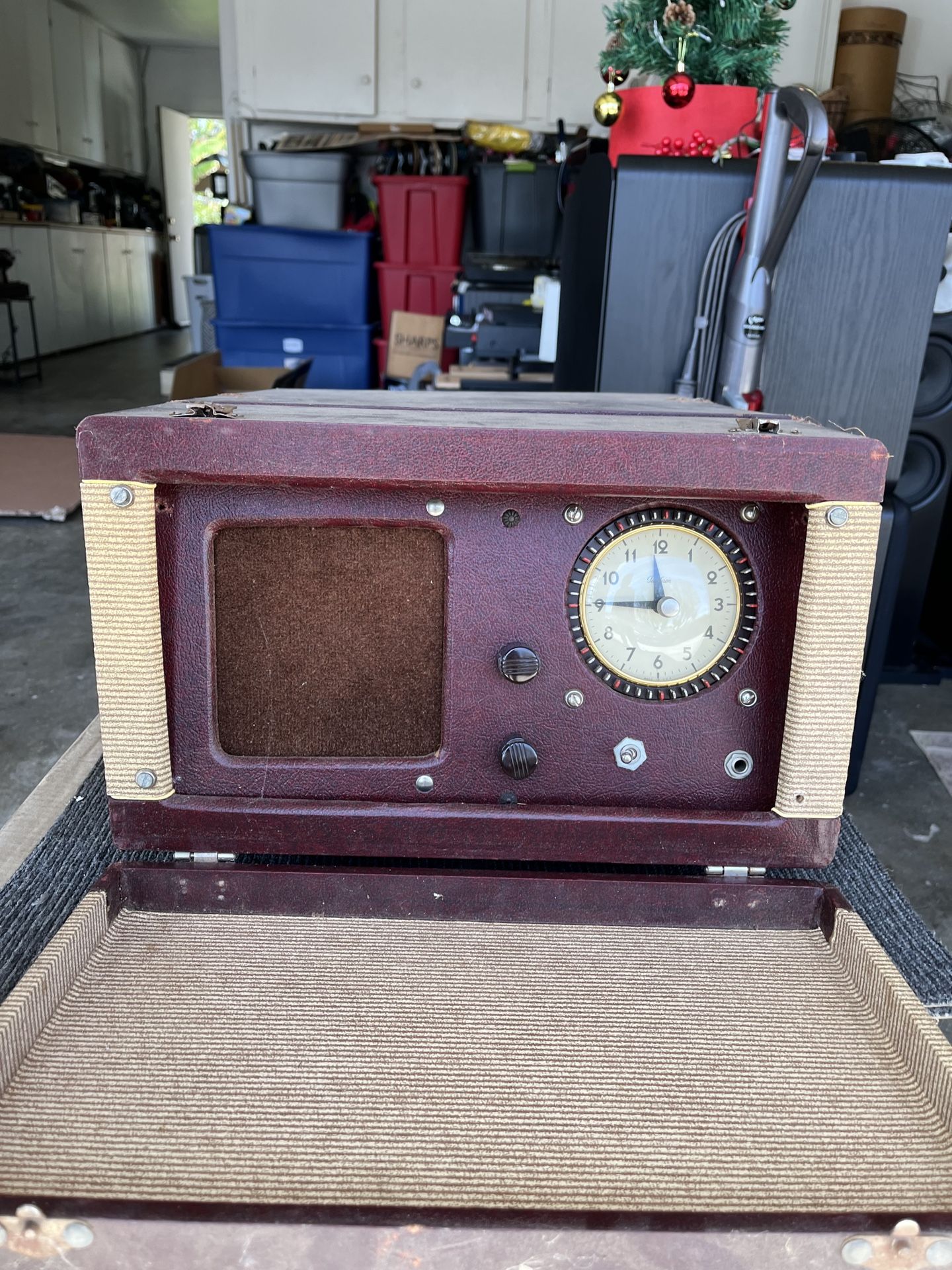 Antique Record Player Radio And Click