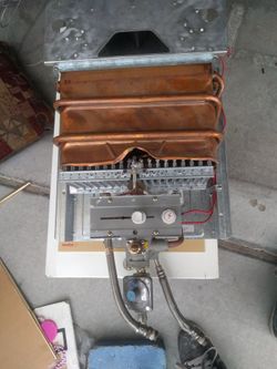 Bosch Aquastar Tankless Gas Hot Water Heater Model Aq 125 BNG for Sale in  Las Vegas, NV - OfferUp