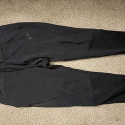Black Nike Men's Tech Fleece Joggers