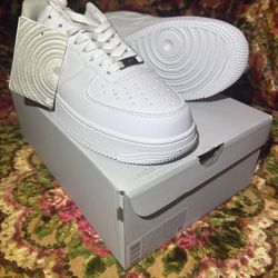 White Nike Air Force 1’s 
