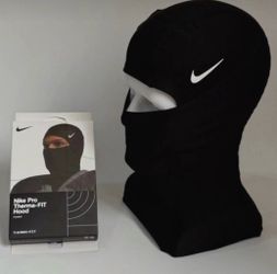 Black Nike ski