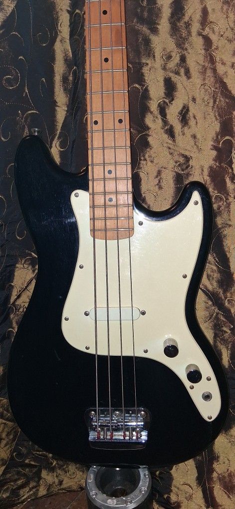 FENDER Guitar