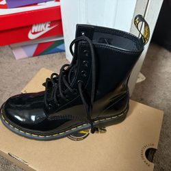 Dr Martens, Patent Lamper
