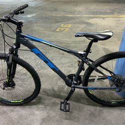 Gt Aggressor. 24 Speed Medium Size Lightweight Aluminum Frame With Mechanical Disc Brakes 