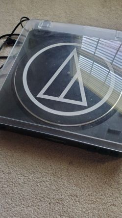 Audio Technica LP60 Record Turntable