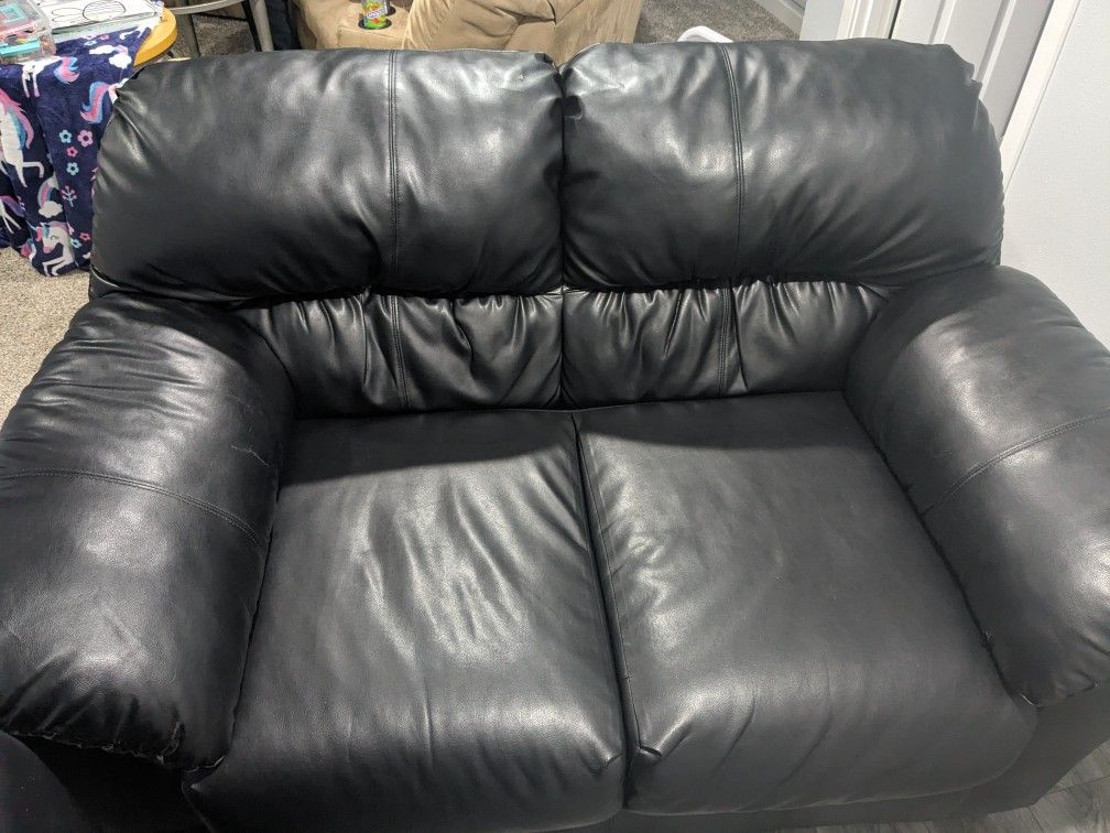 2 Seat Black Leather Couch 