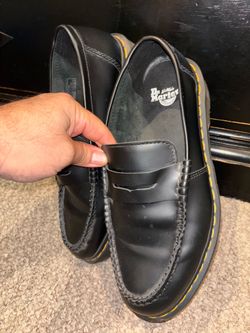Men’s size 11 clean doc martens dr. Martens