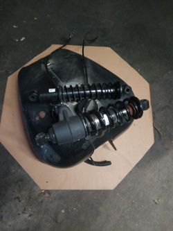 HD Fuel Injected Fuel Tank And Shocks