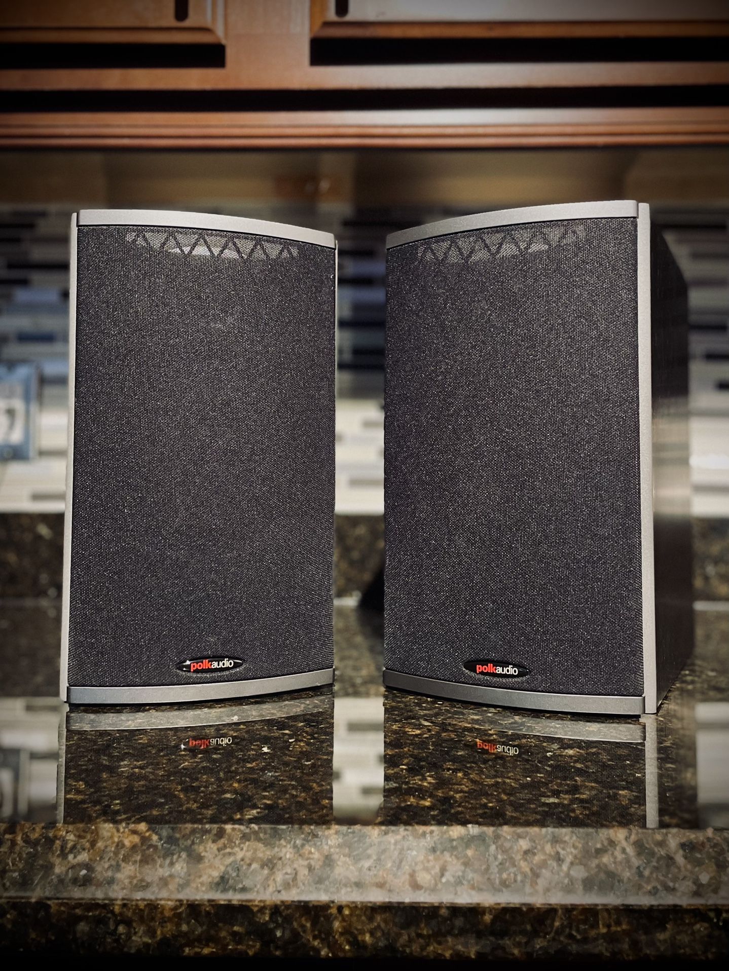 Polk Audio RTi4 Bookshelf speakers (Black Oak finish)