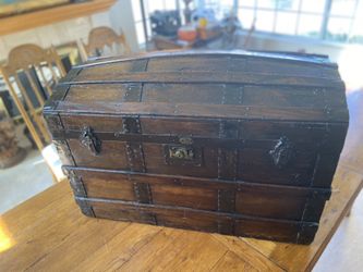 ANTIQUE RARE OAK STRAMER TRUNK DOME TOP CHEST