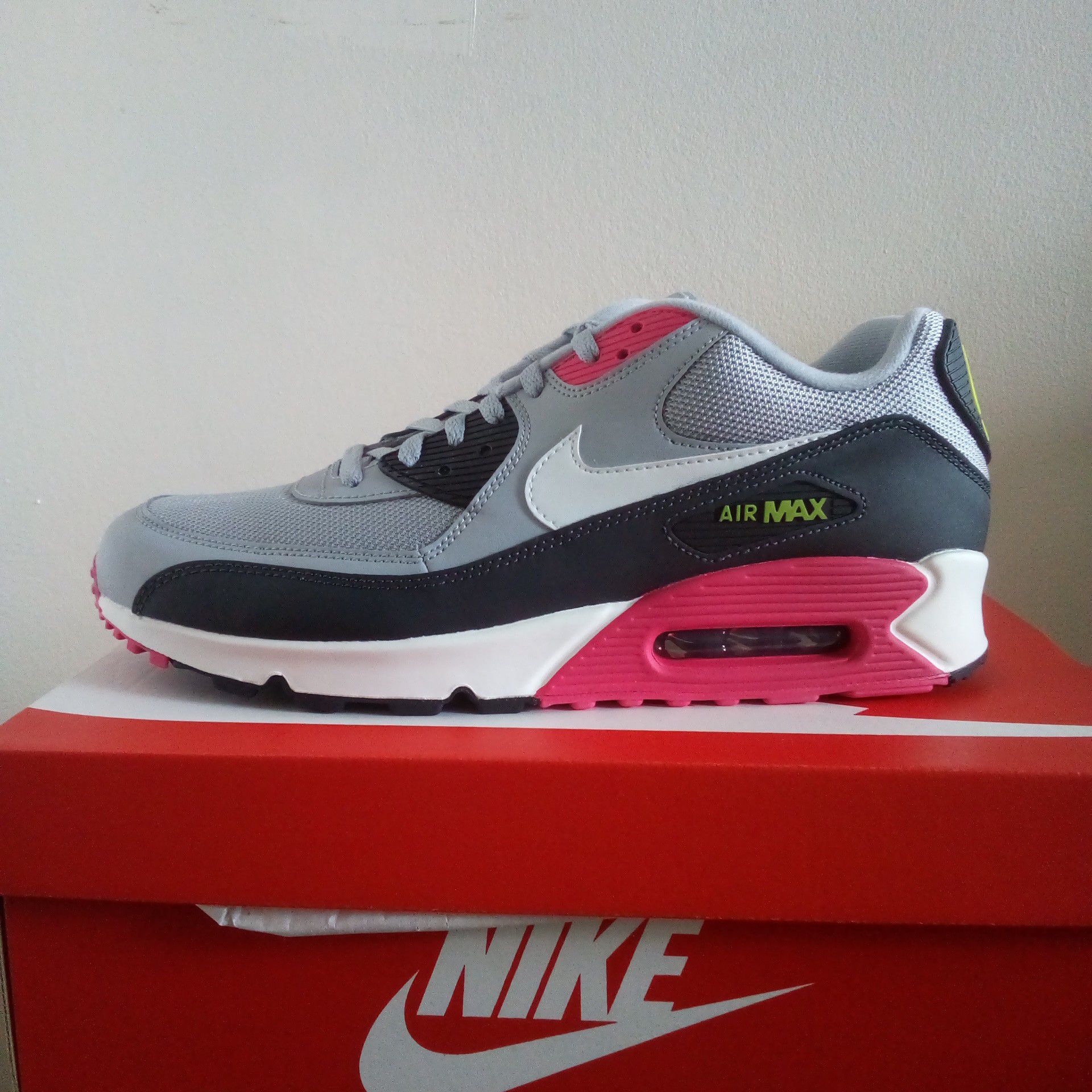 Air Max 90 Essential Sizes 10, 11 & 11.5 Brand New