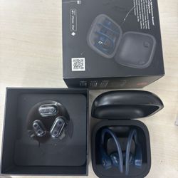 Powerbeats Pro Wireless Earphones - Navy Has Printed Name -USED