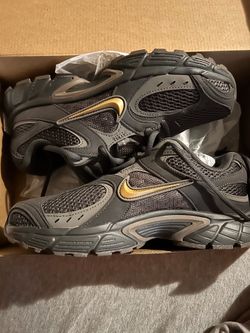 New Women size 8/Men size 6.5 V5 RNR