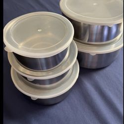 $40 5 Pack Food Set Containers 