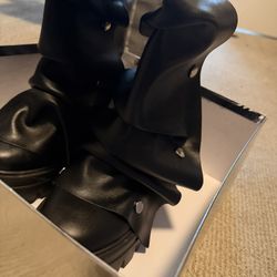 Women Black Boots
