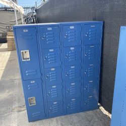 https://offerup.com/redirect/?o=TG9ja2Vycy5Db20= Locker Closet 