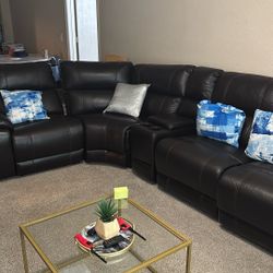7 Piece Sectional 4 Cup Holders And 2 Storage Compartments