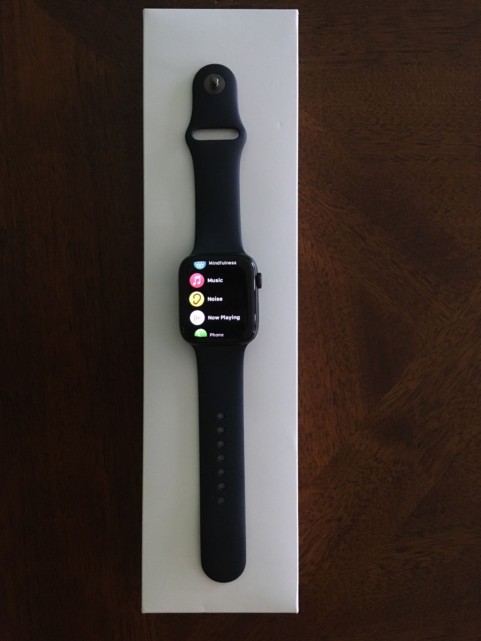 Apple Watch SE 44mm Cellular + GPS