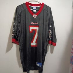 Buccaneers football jersey XL