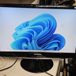 Samsung 24" Widescreen Monitor Good Condition
