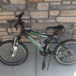 REDUCED: $20 Boys 20in Mountain Bike 