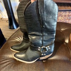 Women's Cowgirl Boots Size 7.5