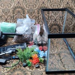 10 Gallon Aquarium with Complete accessories.