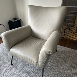 Kasala chair  (Faux Leather)