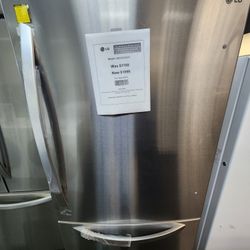 33 in. W 26 cu. ft. Bottom Freezer
Refrigerator w/ Multi-Air Flow and
Smart, Cooling in PrintProof
Stainless Steel