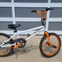 Tony Hawk Bicycle BMX Style  Huckjam Series