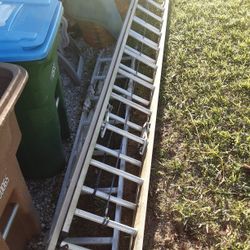 24' Fiberglass Ladder