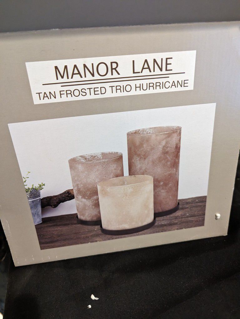 Tan Frosted Candleholder Set